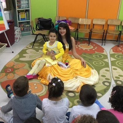 Animatori petreceri copii - Prințesa Belle la o grădiniță în București.
