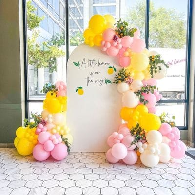 Aranjamente Baloane cu lamaii pentru botez