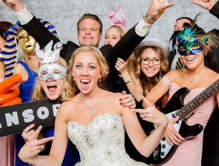 Cabină foto pentru nunți în București – Cocos Events