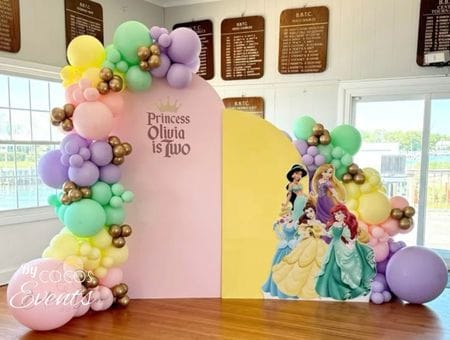 Aranajmente Baloane Curcubeu pentru Petreceri Copii cu Printese