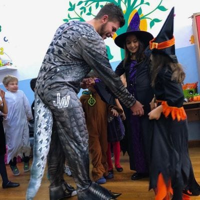 Petrecere de Halloween cu costume pentru copii în Bucuresti